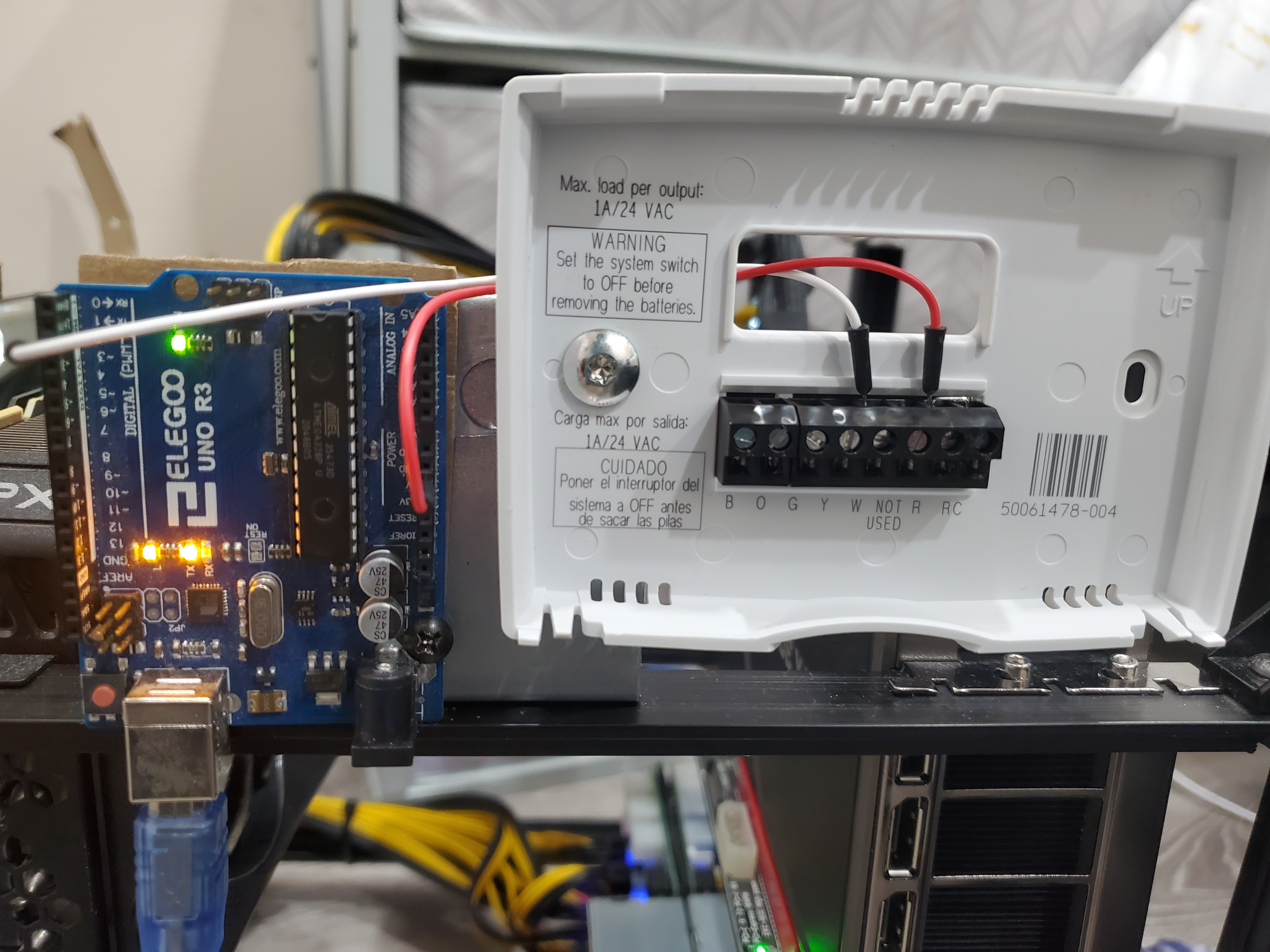 wiring between thermostat and arduino